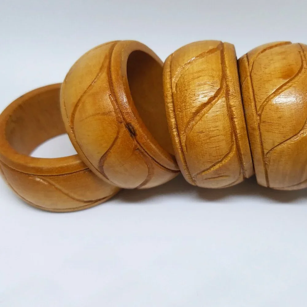 Vintage MCM Kemp & Beatley Carved Wood Wooden Napkin Rings - Set of 5